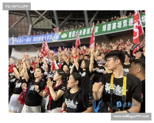 泰州球迷会举办球迷定级考核活动 专注助威歌声与动作表现 泰州球迷会举办球迷定级考核活动 专注助威歌声与动作表现